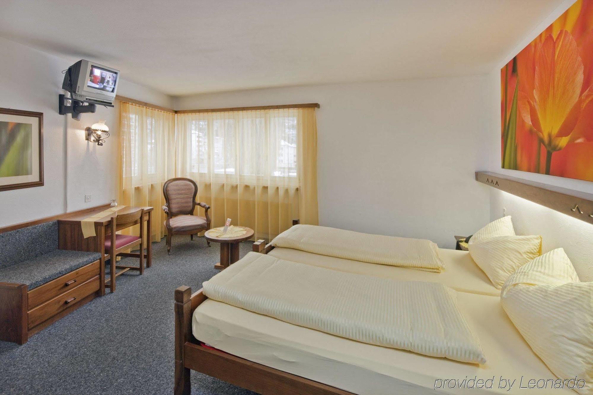 Schlosshotel - Self Check-In Hotel Brig-Glis Zimmer foto