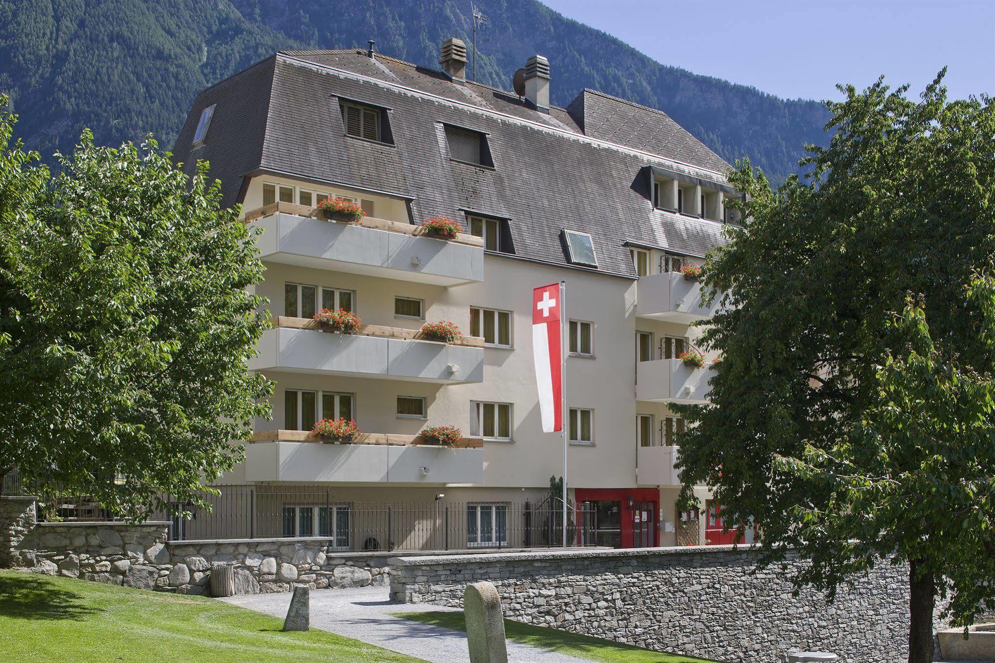 Schlosshotel - Self Check-In Hotel Brig-Glis Exterior foto